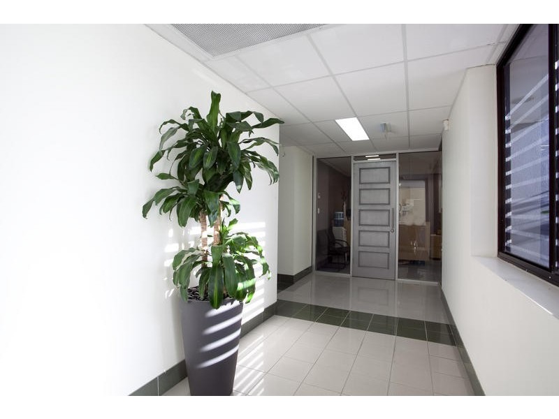 37 Bundall Road, Bundall QLD 4217
