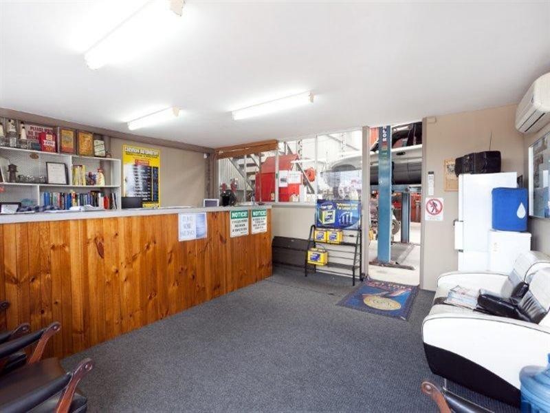 1 Sinclair Street, Arundel QLD 4214