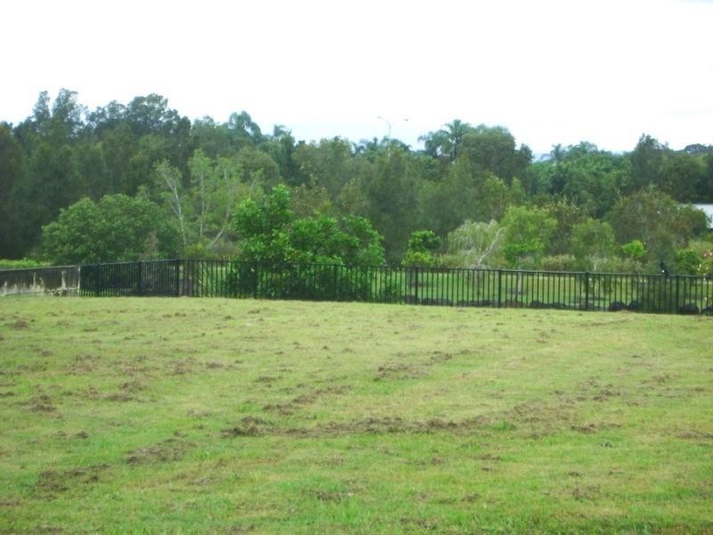 5022 Emerald Island Drive, Carrara QLD 4211