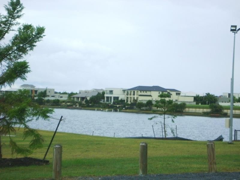 5022 Emerald Island Drive, Carrara QLD 4211