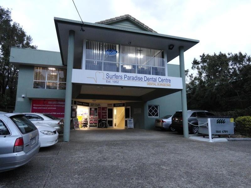 12 Carrara Street, Benowa QLD 4217