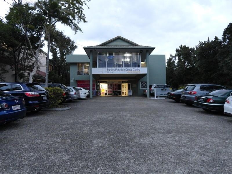 12 Carrara Street, Benowa QLD 4217