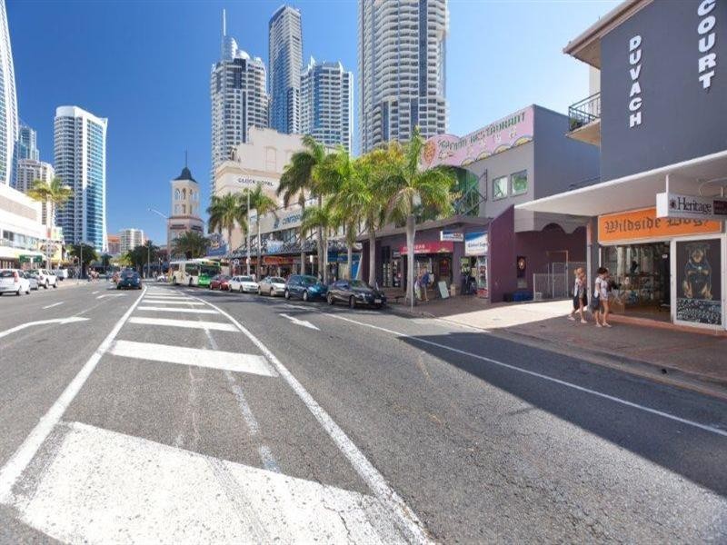 4 3302 Surfers Paradise Boulevard, Surfers Paradise QLD 4217