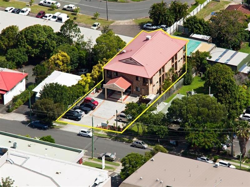 24 Spendlove Avenue, Southport QLD 4215