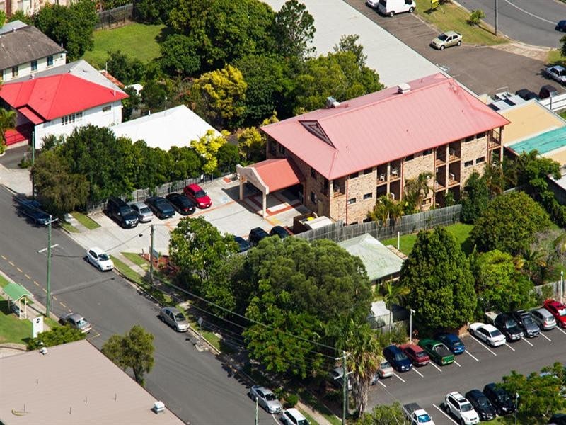 24 Spendlove Avenue, Southport QLD 4215