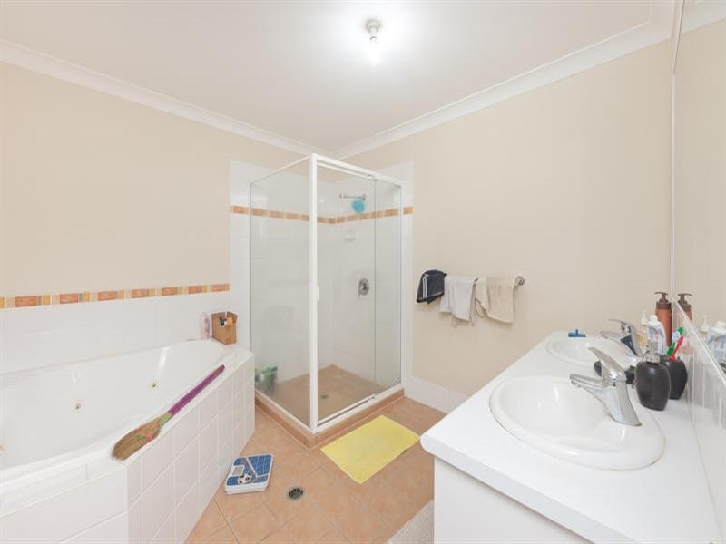 1 Zoeller Drive, Parkwood QLD 4214