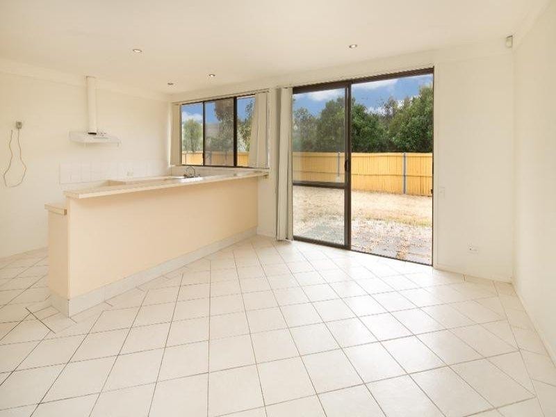 2 Goodman Close, Highland Park QLD 4211