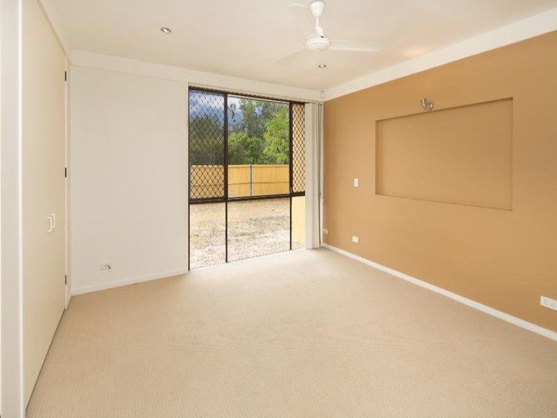2 Goodman Close, Highland Park QLD 4211