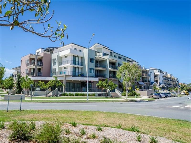 1 and 2 Acacia Court, Robina QLD 4226