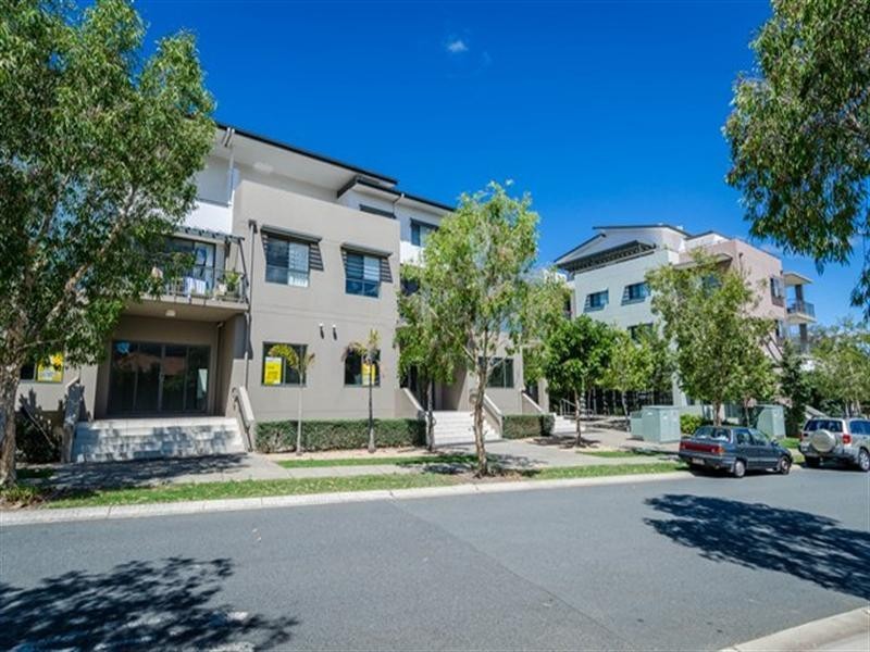 1 and 2 Acacia Court, Robina QLD 4226