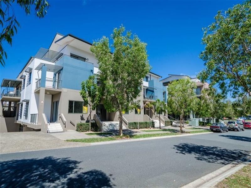 1 and 2 Acacia Court, Robina QLD 4226