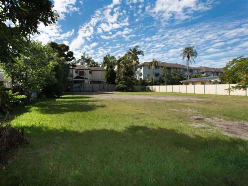 13 and 15 Hollywell Road, Biggera Waters QLD 4216