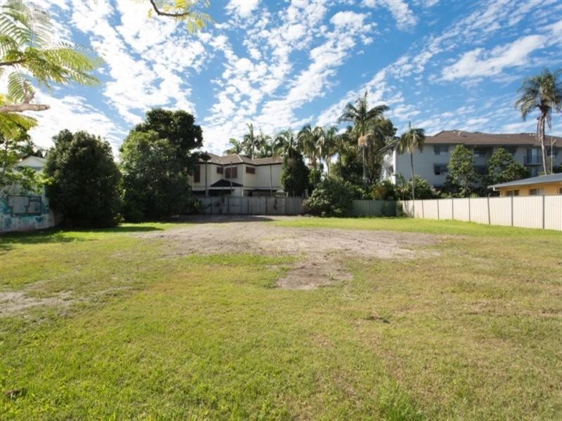 13 and 15 Hollywell Road, Biggera Waters QLD 4216