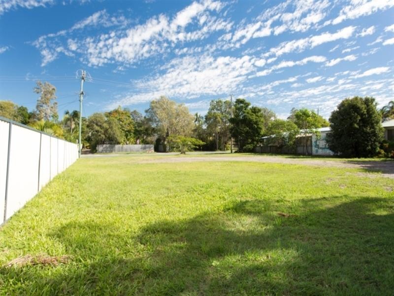 13 and 15 Hollywell Road, Biggera Waters QLD 4216