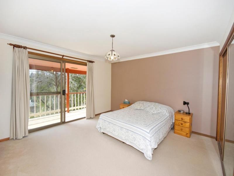 33 Halloron Avenue, Davidson NSW 2085