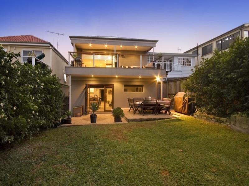 67 Griffin Road, North Curl Curl NSW 2099