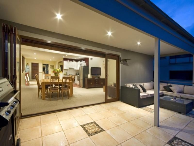 67 Griffin Road, North Curl Curl NSW 2099