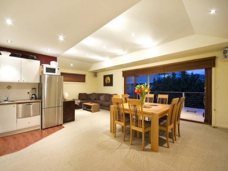 67 Griffin Road, North Curl Curl NSW 2099