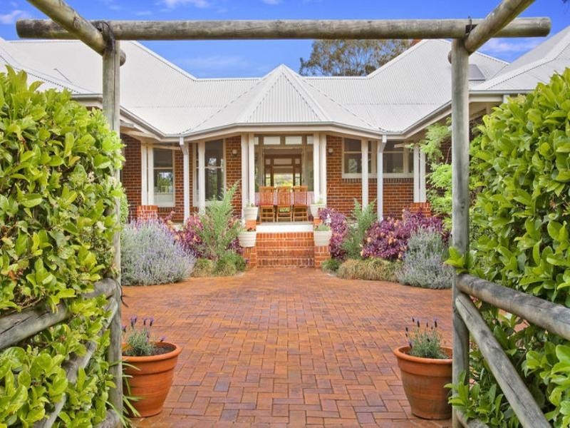 384 Wyong Road, Duffys Forest NSW 2084