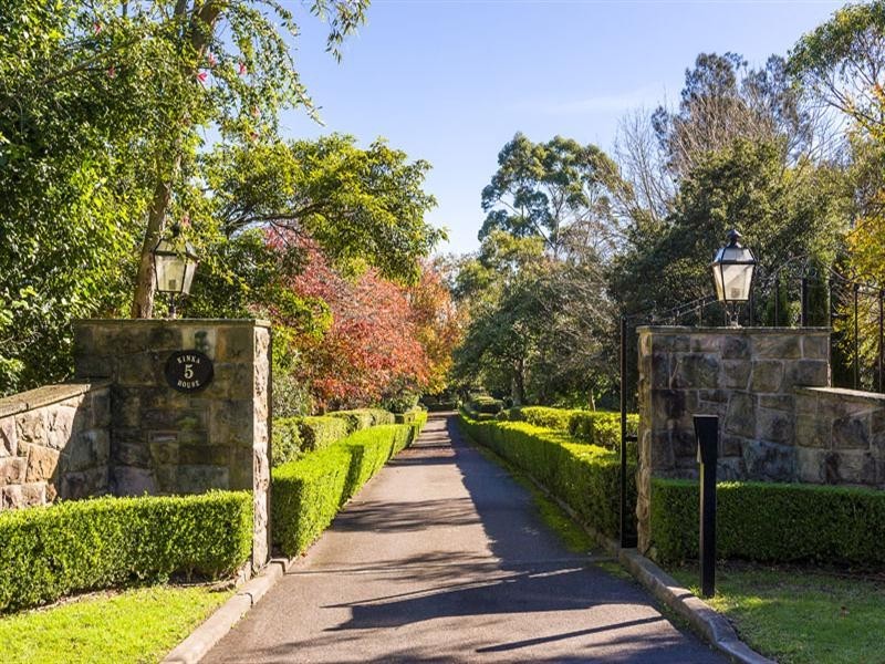 5 Kinka Road, Duffys Forest NSW 2084