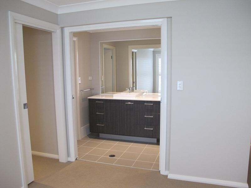 15 SAMUEL Close, Thirroul NSW 2515