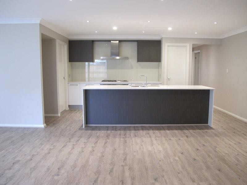 15 SAMUEL Close, Thirroul NSW 2515