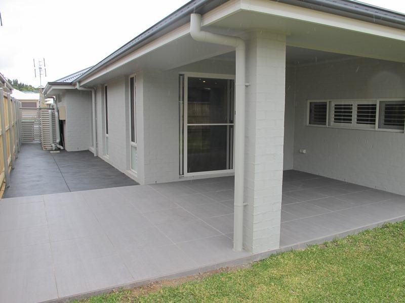 15 SAMUEL Close, Thirroul NSW 2515