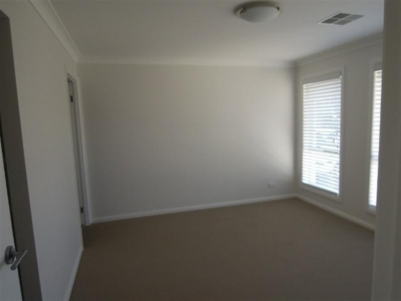 14 Samuel Close, Thirroul NSW 2515