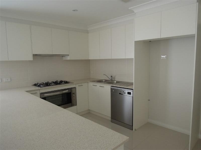 14 Samuel Close, Thirroul NSW 2515
