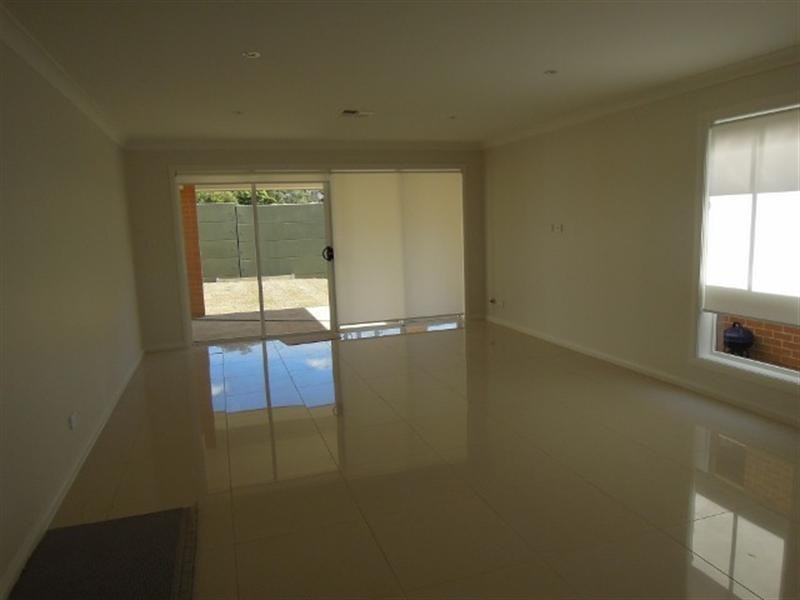 14 Samuel Close, Thirroul NSW 2515