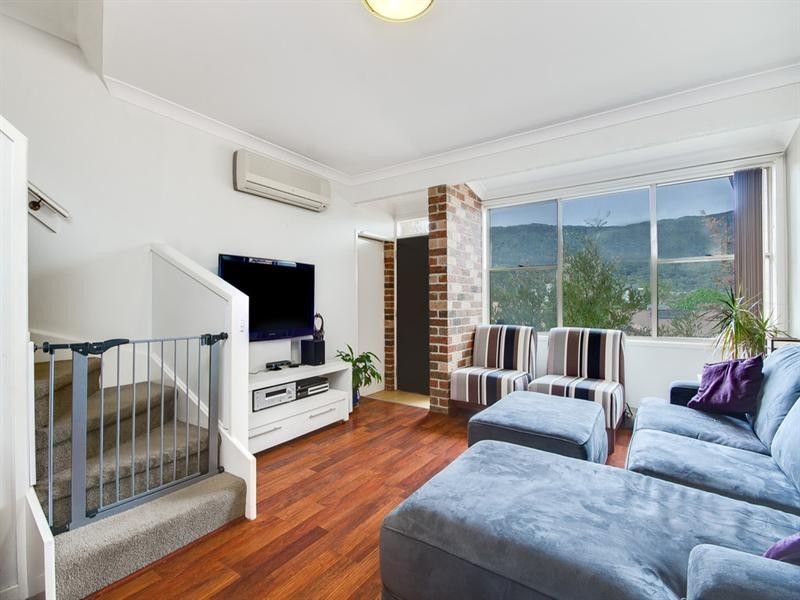 2/5 Newbold Close, Thirroul NSW 2515