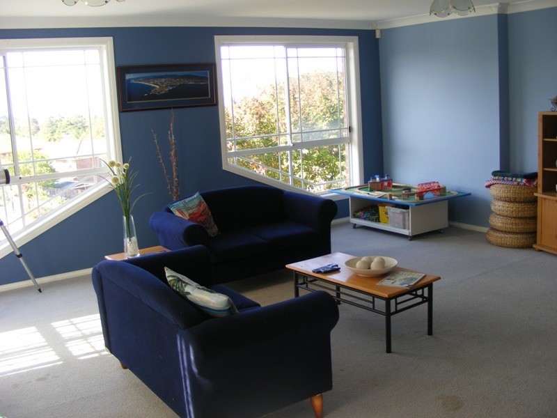 8-10 Coorung Close, Cordeaux Heights NSW 2526