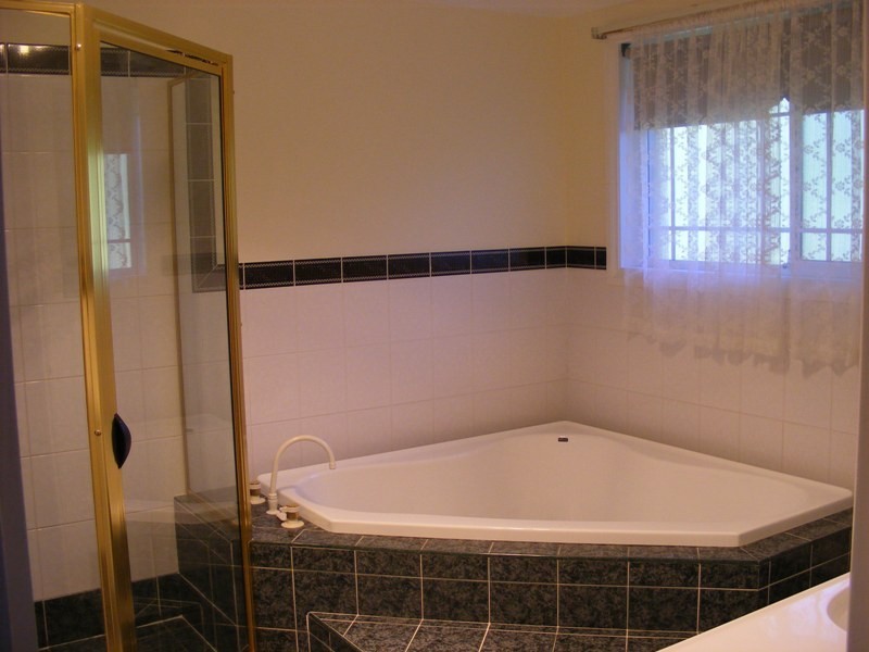 8-10 Coorung Close, Cordeaux Heights NSW 2526