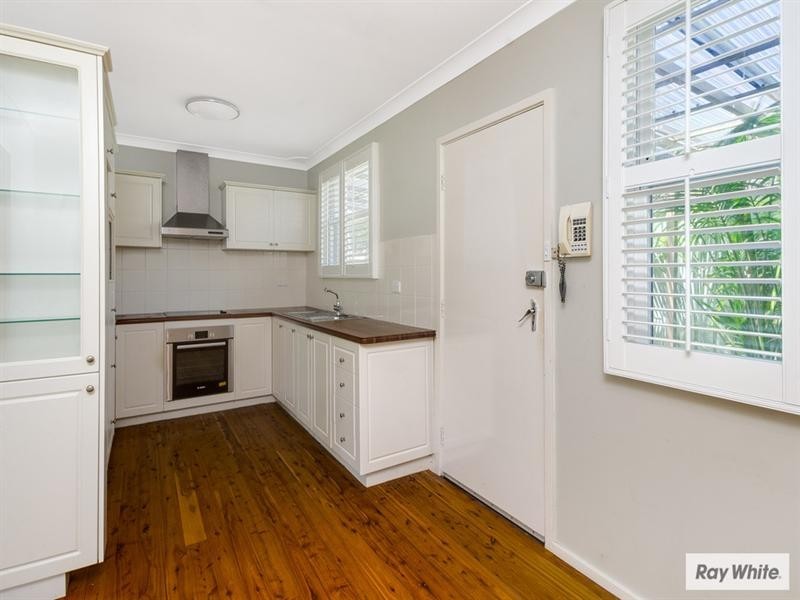 37 Jennifer Crescent, Thirroul NSW 2515