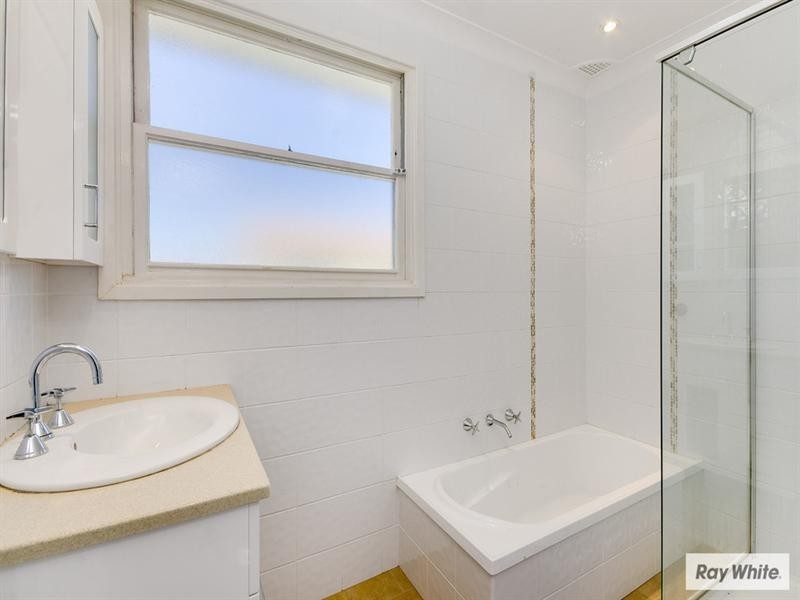 37 Jennifer Crescent, Thirroul NSW 2515