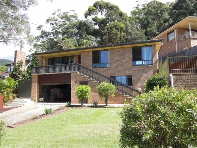 8 Cornock Avenue, Thirroul NSW 2515