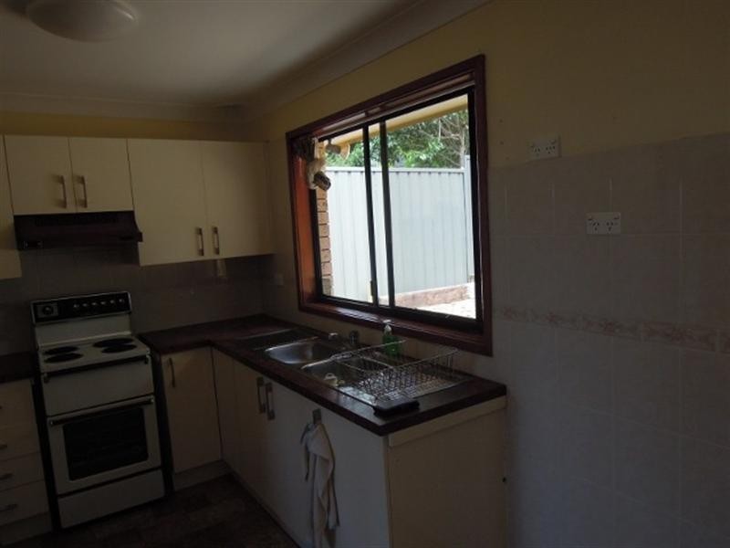 8 Cornock Avenue, Thirroul NSW 2515