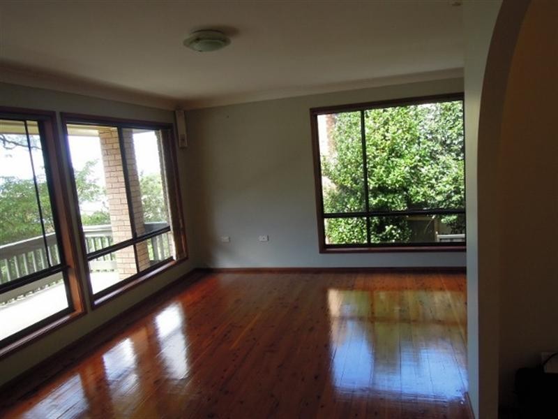 8 Cornock Avenue, Thirroul NSW 2515