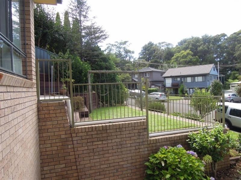 8 Cornock Avenue, Thirroul NSW 2515