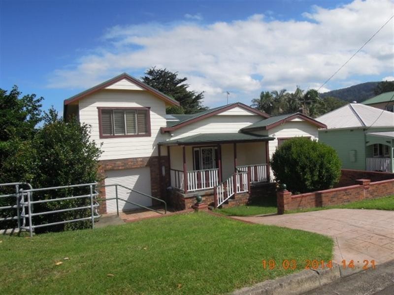 8 Lachlan Street, Thirroul NSW 2515