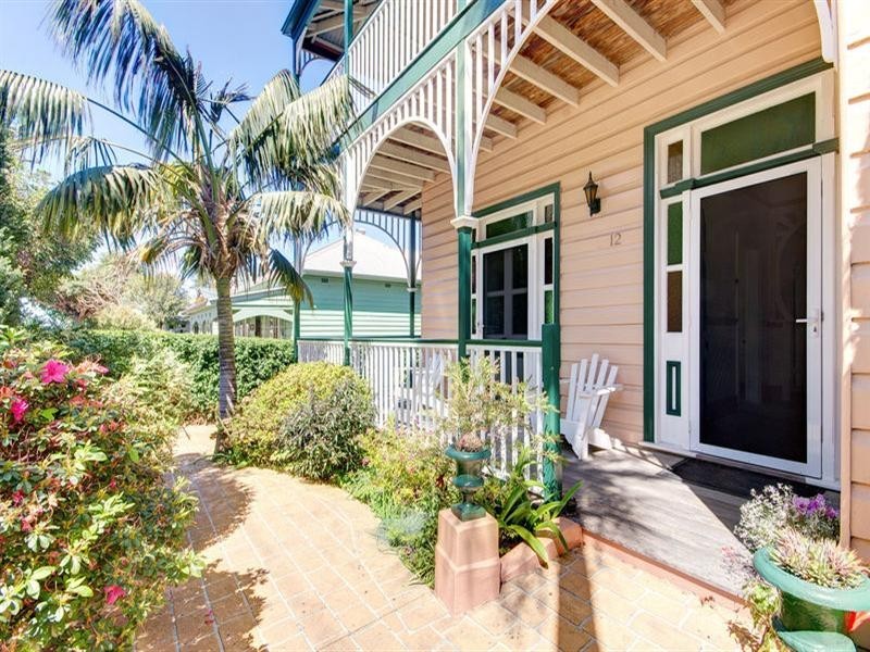12 Lachlan Street, Thirroul NSW 2515