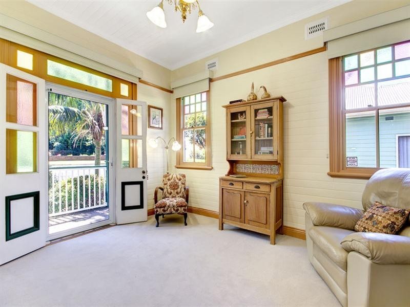 12 Lachlan Street, Thirroul NSW 2515
