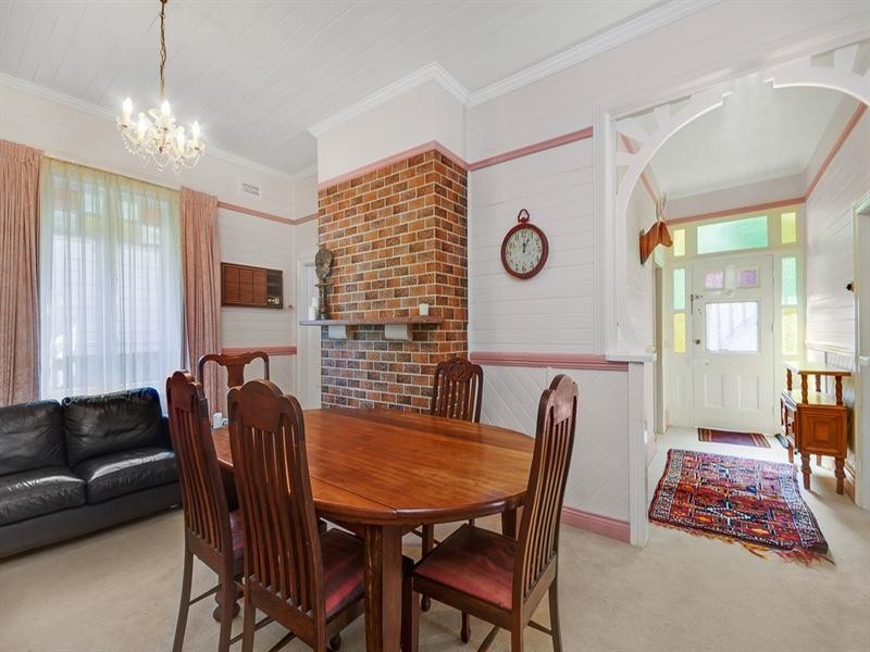 12 Lachlan Street, Thirroul NSW 2515