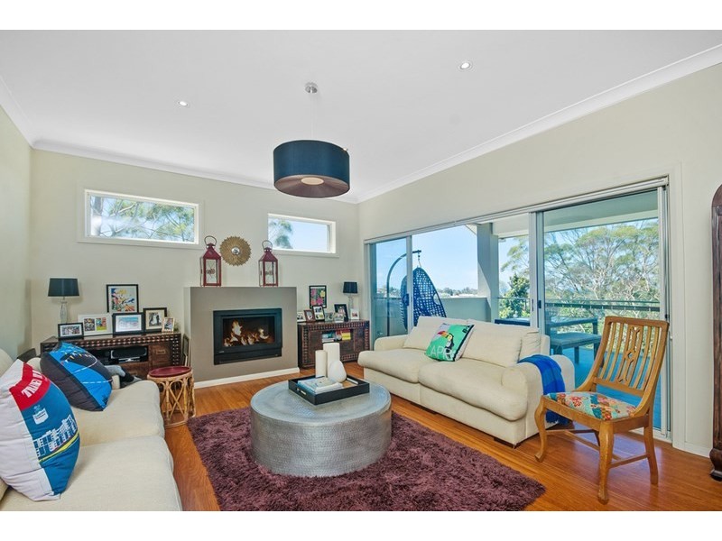 16 Cresting Avenue, Corrimal NSW 2518