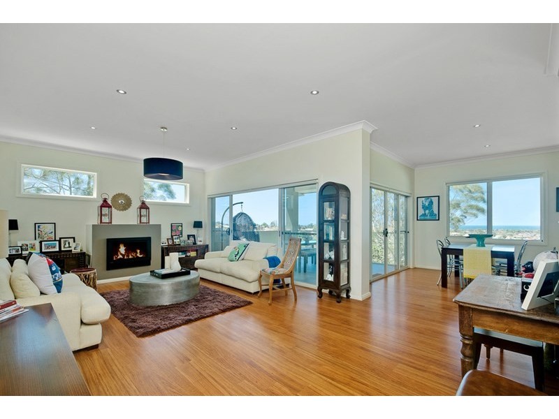 16 Cresting Avenue, Corrimal NSW 2518