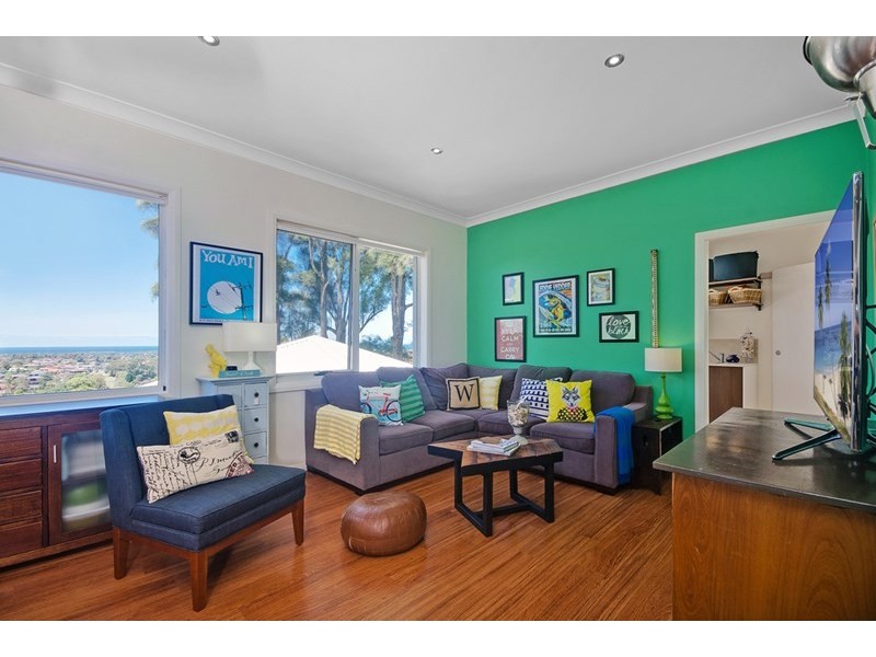 16 Cresting Avenue, Corrimal NSW 2518