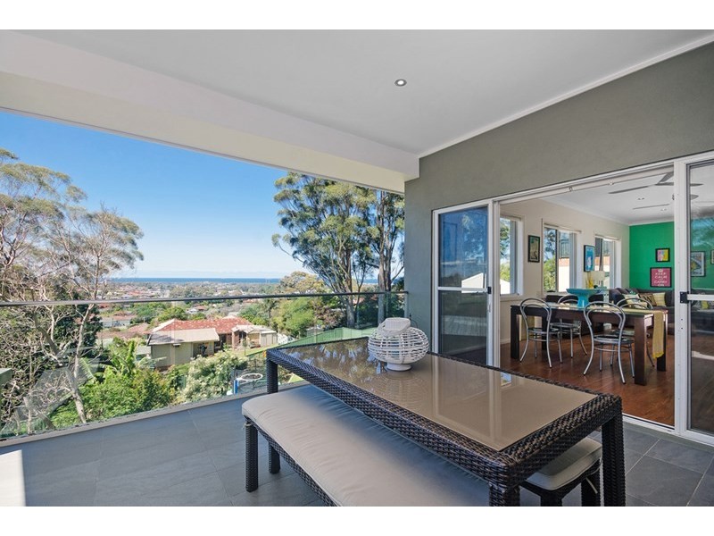 16 Cresting Avenue, Corrimal NSW 2518
