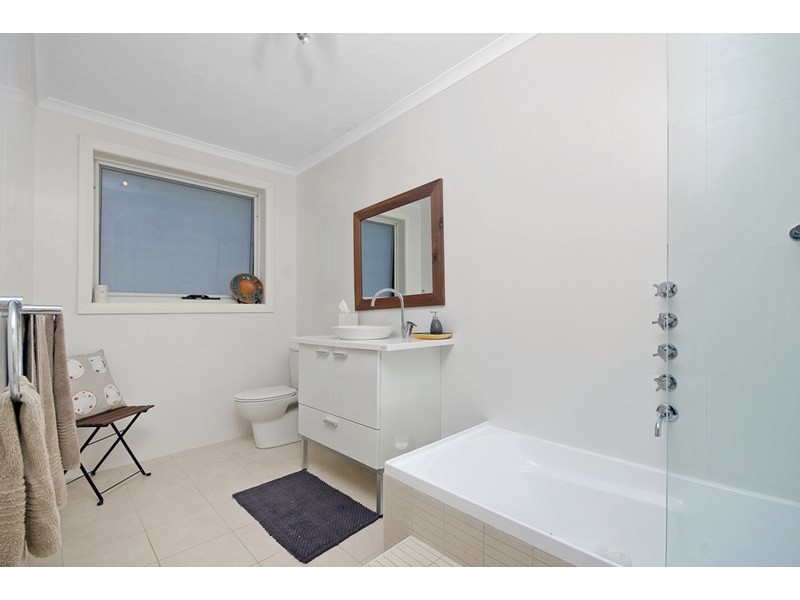 16 Cresting Avenue, Corrimal NSW 2518