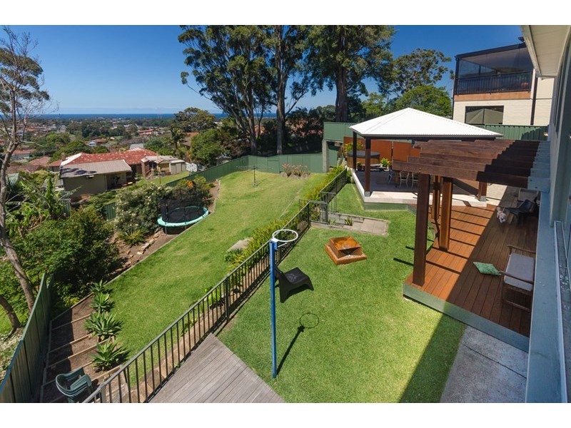 16 Cresting Avenue, Corrimal NSW 2518