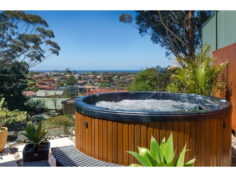 16 Cresting Avenue, Corrimal NSW 2518